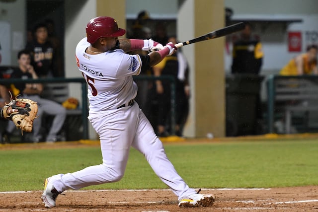 Indios dominan 2-0 a los Gigantes y se quedan con el primer lugar de la LBPRC