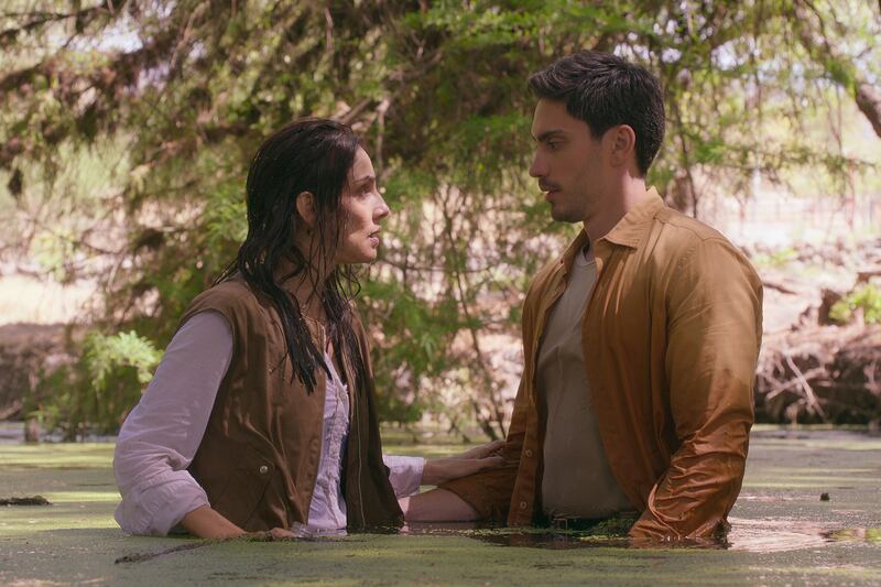 El Niñero S2. (L to R) Sandra Echeverría as Jimena Lemus, Iván Amozorrutia as Gabriel Padilla in El Niñero S2. Cr. Courtesy of Netflix ©2024