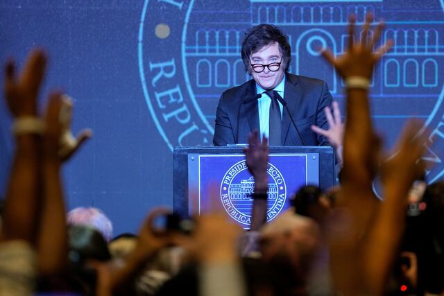 Presidente electo argentino anuncia privatizaciones y viaje “espiritual” a EEUU e Israel