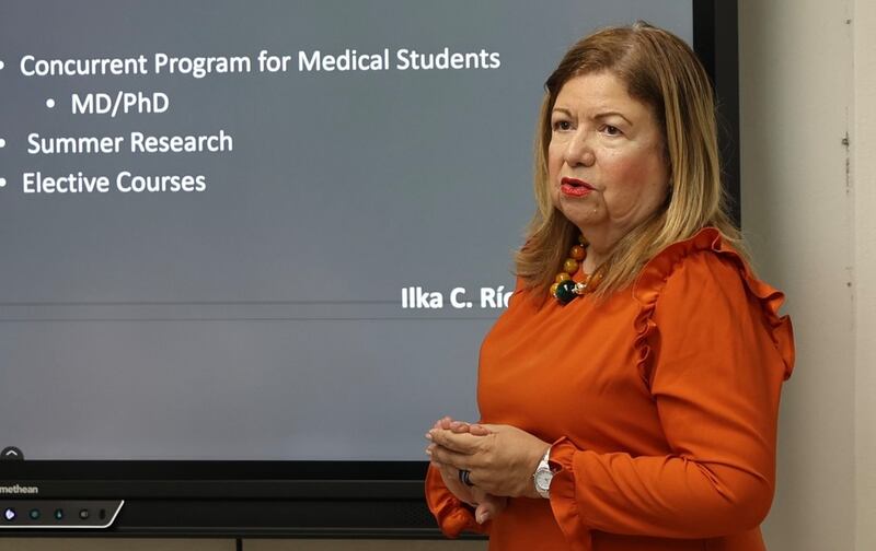 Según la vicepresidenta de Asuntos Académicos e Investigación, Ilka Ríos, la UPR busca viabilizar los fondos del año fiscal 2026, pero cualquier acuerdo debe cumplir con la normativa vigente. Foto suministrada