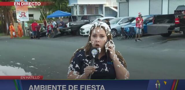 Periodista es víctima de las maldades de los participantes del Festival de Máscaras en Hatillo