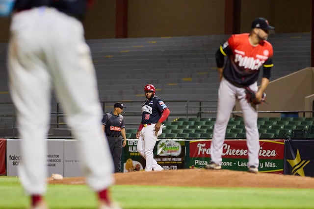 Ponce, Carolina y Santurce celebran victorias en el béisbol profesional