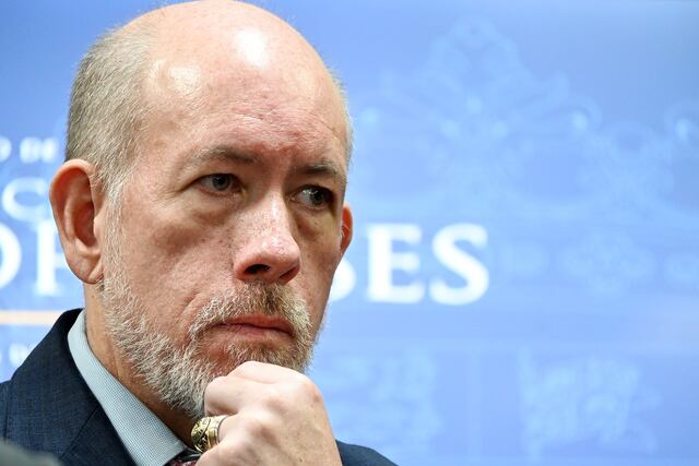 Funcionarios señalados en carta a Eliezer Molina se mantendrán en sus puestos mientras se investiga
