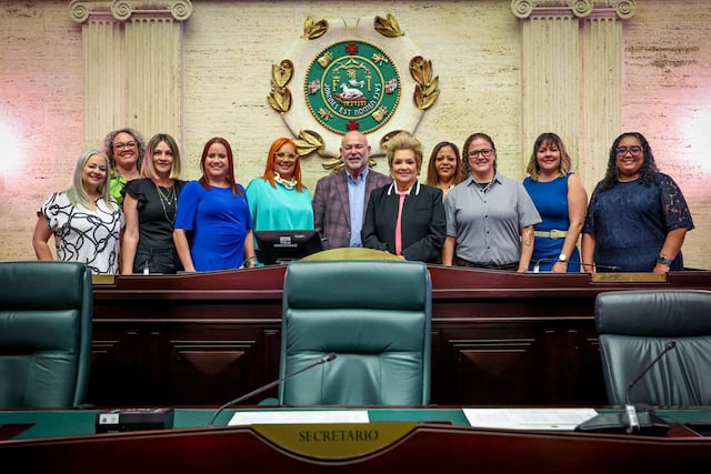Rinden homenaje a madres adoptantes