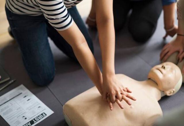 Apuestan a adiestramientos en CPR para aumentar supervivencia ante paros cardíacos