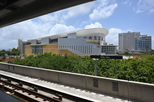 Cierran acceso al Coliseo de Puerto Rico tras tiroteo durante la madrugada del viernes