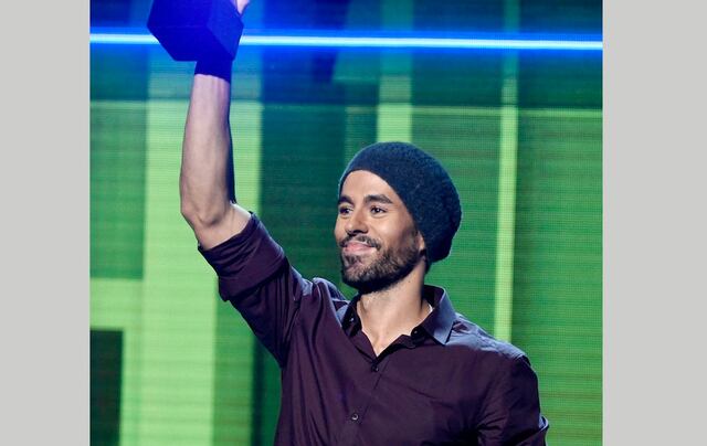 Enrique Iglesias demanda a Universal