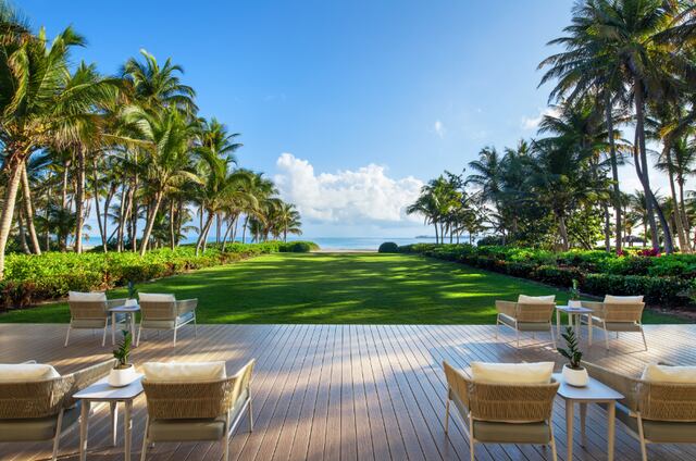 Forbes Travel Guide otorga 5 estrellas a The St Regis Bahía Beach Resort y a su Iridium Spa