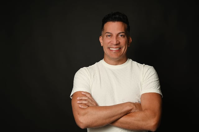 Alex DJ: perseveró hasta convertirse en el animador del pueblo