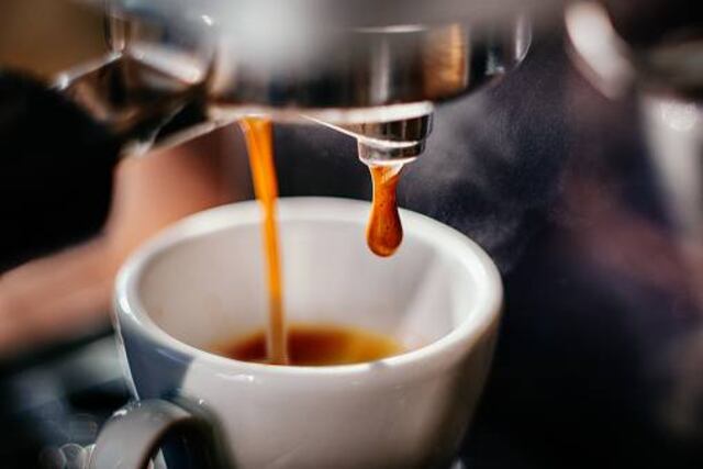 ¿Qué profesionales son los que más café beben?