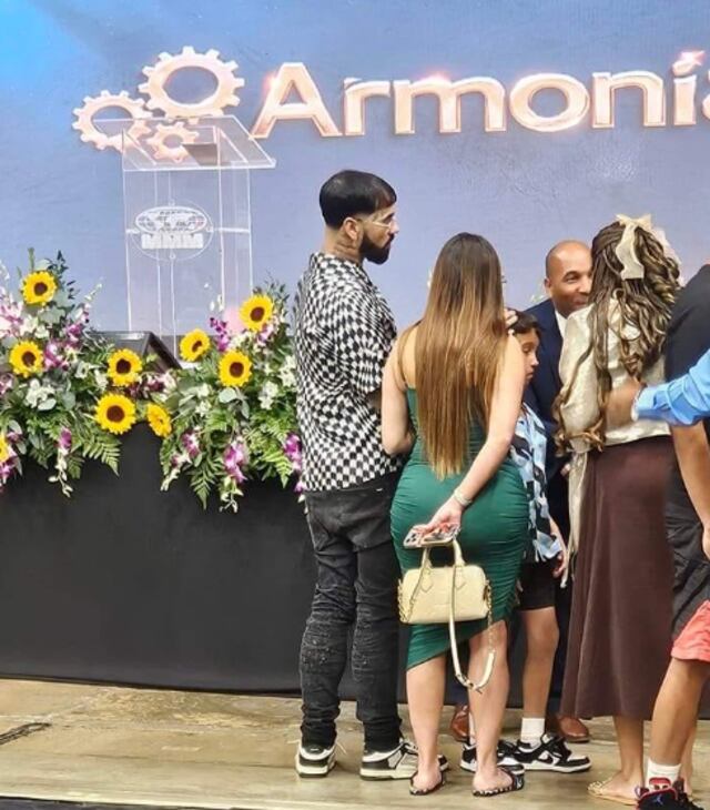 ¿Anuel AA entrega su vida a Cristo? Pastores oran por él en iglesia de Trujillo Alto
