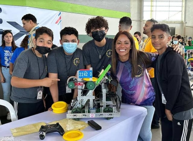 Club de Robótica de Salinas representarán a Puerto Rico en Texas