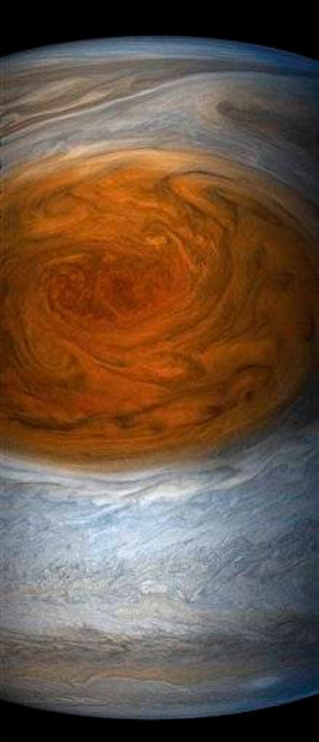 Sonda espacial muestra belleza de tormenta en Júpiter