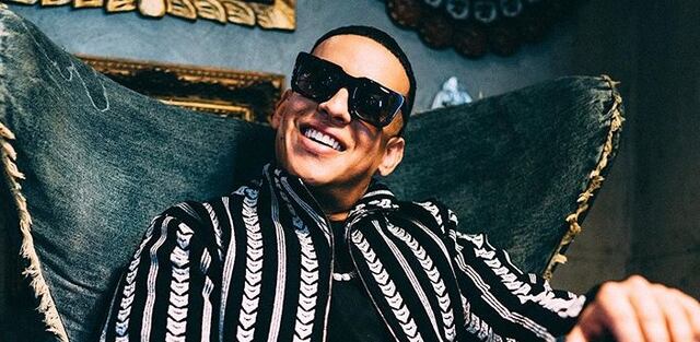 Daddy Yankee demuestra sus dotes en el piano