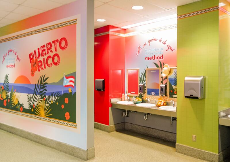 Method convierte el baño del Coliseo en una experiencia multisensorial Pa’l Recuerdo