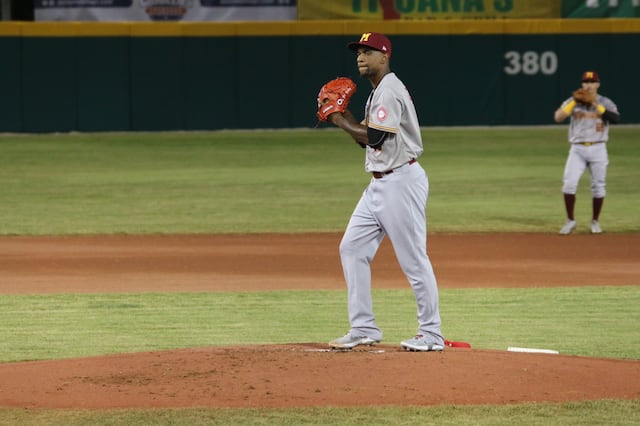 Williams a la lomita por los Indios en la inauguración de la LBPRC