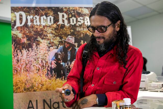 Draco: "Si uno quiere vivir, uno se aferra a lo que sea"