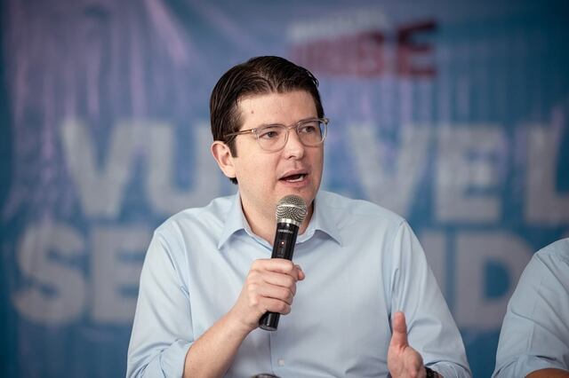 Fallece senador colombiano baleado en medio de un mitin político