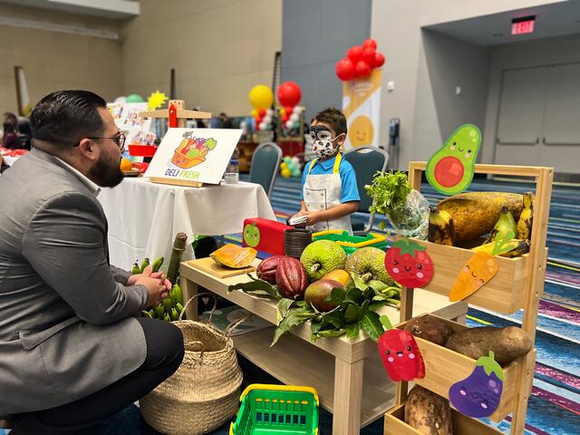 Departamento de la Familia celebra exitoso programa Pequeños Emprendedores