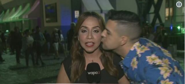 Otras periodistas mujeres acosadas en transmisiones en directo