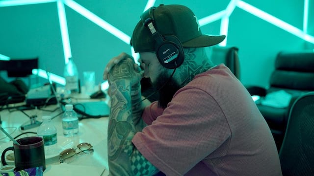 De luto Farruko por la muerte de su abuela
