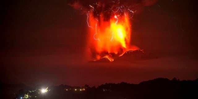 Volcán Calbuco registra tercera erupción en tres días