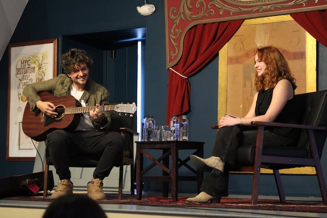 Tommy Torres realiza charla para estudiantes de Harvard y Berklee
