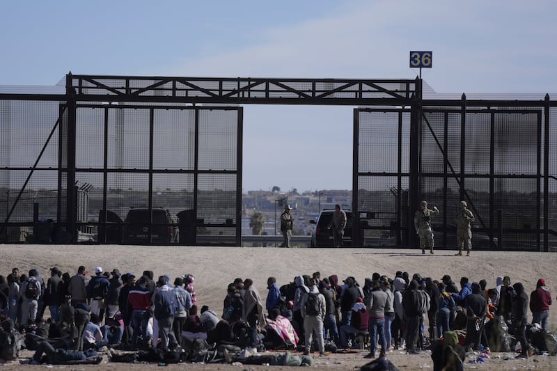 Estados Unidos prevé que aumente el flujo de migrantes en la frontera sur con el fin del Titulo 42