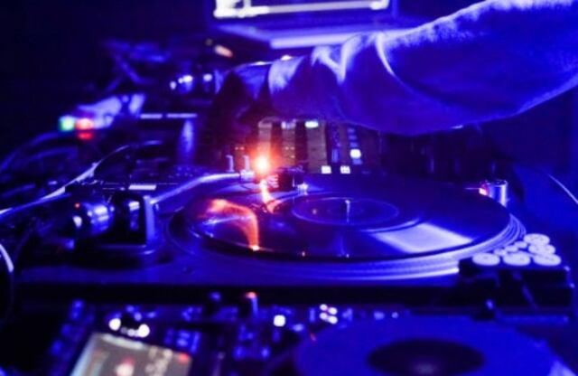DJ boricua recibe nominación en premios de música electrónica en España