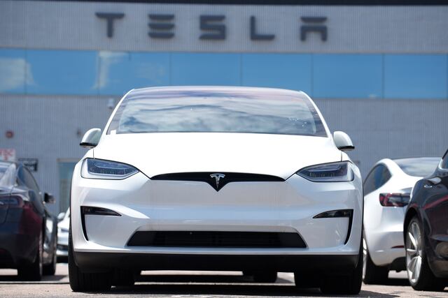 Las acciones de Tesla suben tras superar las expectativas de Wall Street