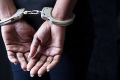 Mujer enfrenta cuatro cargos por maltrato a sus padres adoptivos en Carolina