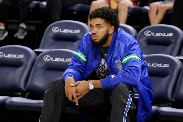 Karl-Anthony Towns encesta 10 puntos en su debut parcial de pretemporada