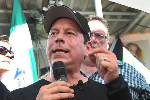 Juan Dalmau hospitalizado luego de sufrir percance de salud