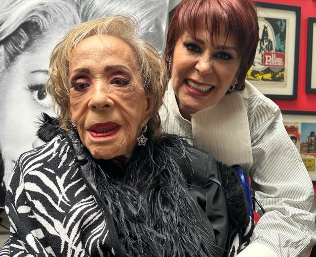 VIDEO: Alejandra Guzmán rompe en llanto en pleno concierto al hablar de su madre