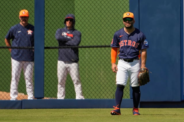 Astros confirman que José Altuve deja la segunda base