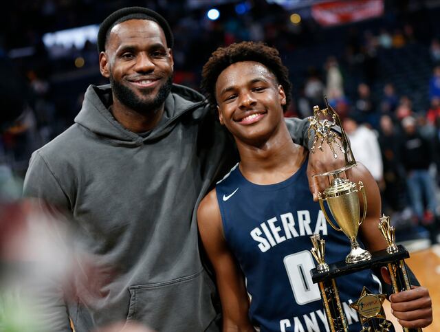 LeBron James dedica su 21ma campaña a su hijo
