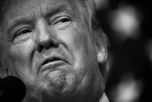 Donald Trump "golpea" a CNN