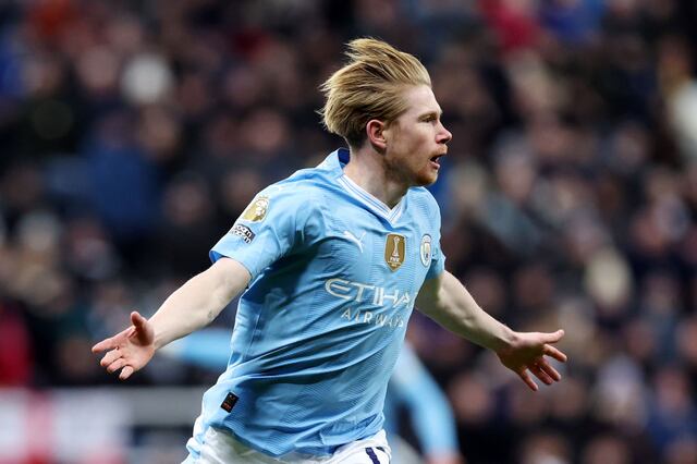 De Bruyne regresa y lidera victoria del Manchester City