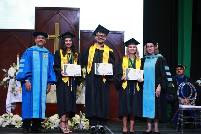 Graduados de Química de la Interamericana reconocidos por el Colegio de Químicos de Puerto Rico