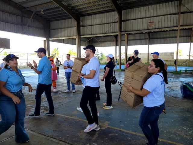 Fundación Huellas de Salud: Dejando Huellas de Amor en Ponce