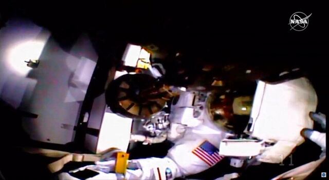 Problema con casco afecta a astronautas en caminata espacial