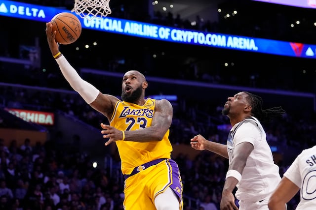 LeBron James es el primer jugador con 50 mil puntos combinados en campaña regular y playoffs