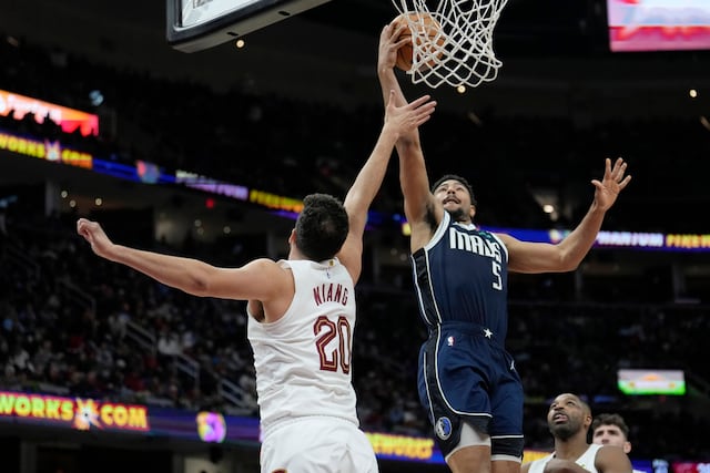 Mavs adquieren a Martin en canje que envía a Grimes a Sixers