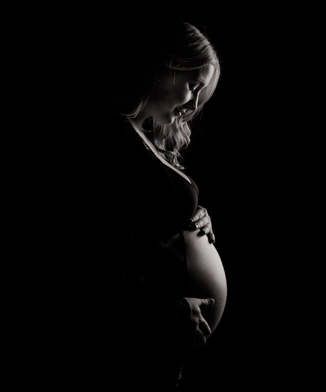 Estudio revela que el estrés por calor en embarazadas afecta el desarrollo fetal