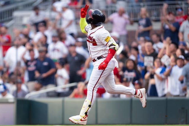 Con vuelacercas de Acuña y Ozuna, Bravos blanquean 5-0 a Yanquis