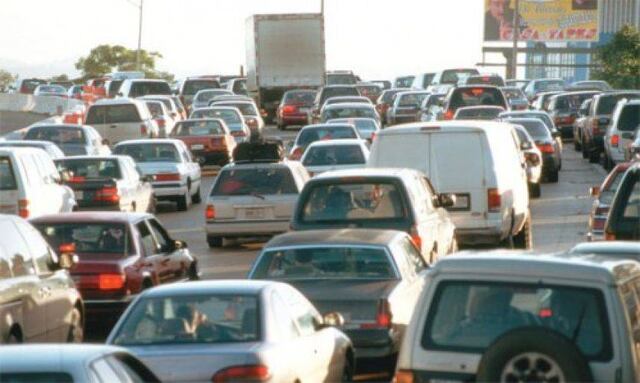Reabren tramo en el expreso PR-22 en Vega Alta tras derrame de combustible