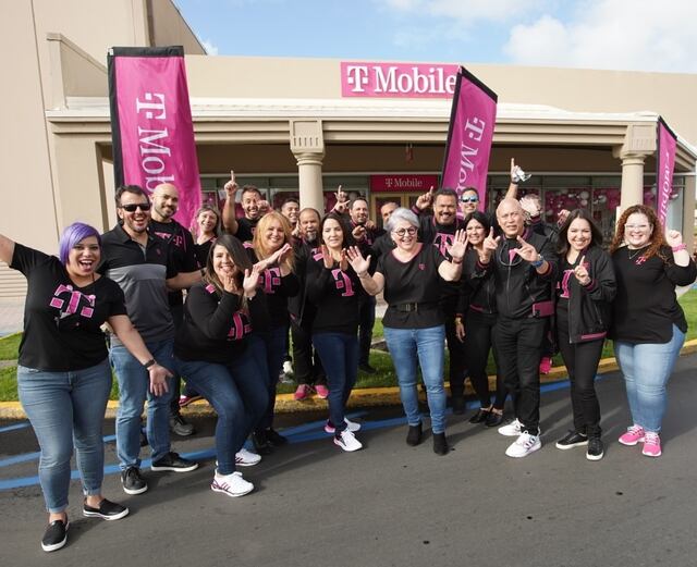 T-Mobile amplía su familia