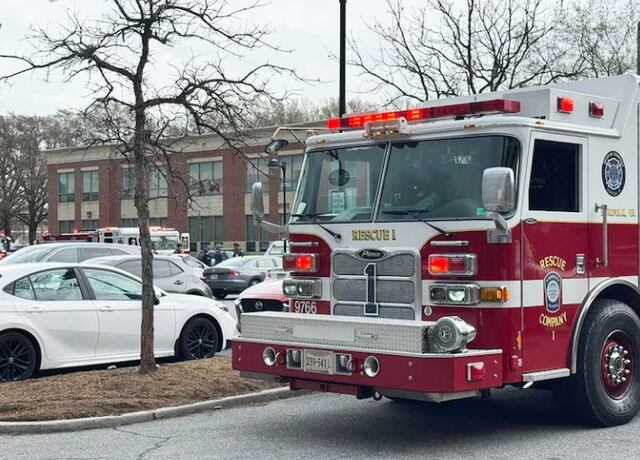 Tiroteo en universidad de Virginia deja atacante muerto y dos heridos críticos