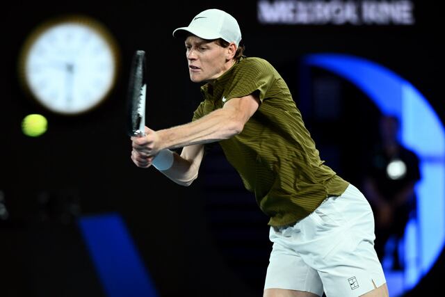 Jannik Sinner avanza a semifinales del Abierto de Australia tras vencer a Ben Shelton