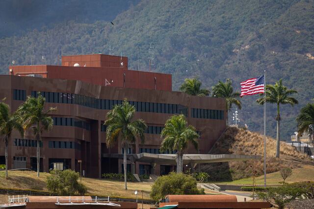 Estados Unidos reanuda operaciones de su embajada en Caracas